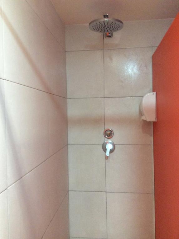 Hostelscat Барселона Экстерьер фото